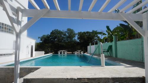 See Belize SUNRISE Sea View Studio with Infinity Pool & Overwater Deck