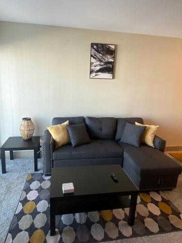 CHIC & Cozy 1bd/1ba in MDR w/ pool/gym/parking in Los Angeles, USA