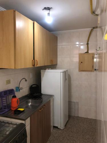 Apartamento Las Palmas - 100m da Praia Pitangueiras, Estacionamento, Cafe da Manha near Santo Espetinho