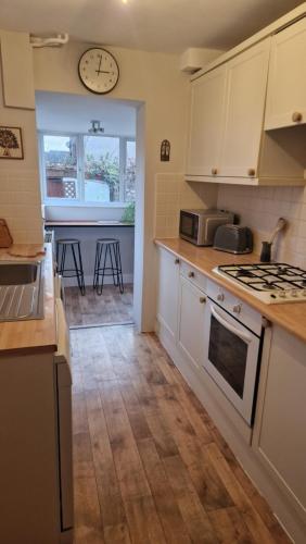 Stamford - 2 bed terrace house