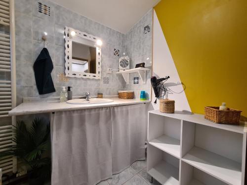 Gîte Sigloy, 3 pièces, 5 personnes - FR-1-590-258 (Charmant gite au cœur du Val de Loire, proche chateaux, Orleans, avec jardin et equipements complets) in Germigny-des-Pres