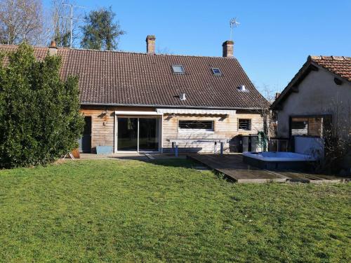 Gîte La Ferté-Saint-Aubin, 5 pièces, 7 personnes - FR-1-590-397