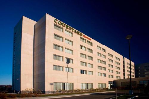 Courtyard by Marriott Montreal Airport - Hotel - Dorval