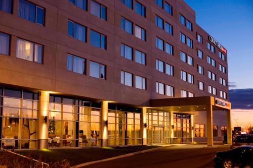 Courtyard by Marriott Montreal Airport