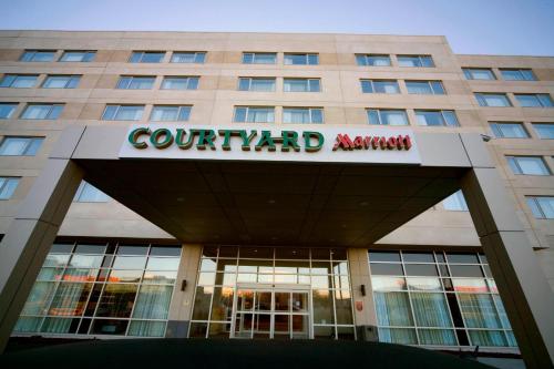Courtyard by Marriott Montreal Airport