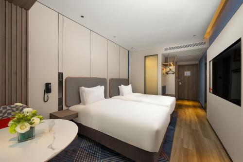Standard Room image 2