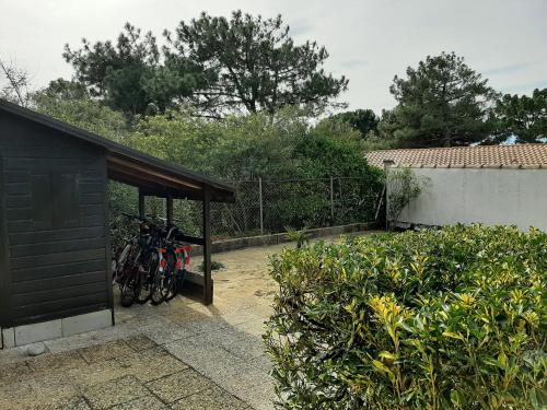 Villa Patio Charmante 2 Pas des Plages Terrasse Parking Piste Cyclable - FR-1-239-892 - image 3