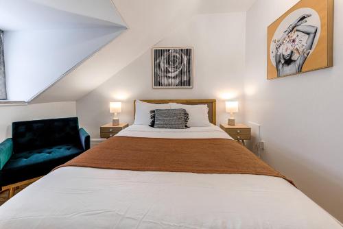 Queen Room image 8