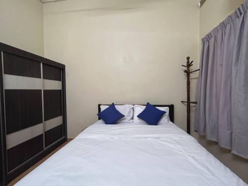 Ipoh Simple Famliy Homestay 3R3B 7-9pax SY24 Ipoh Simple Famliy Homestay 3R3B 7-9pax SY24