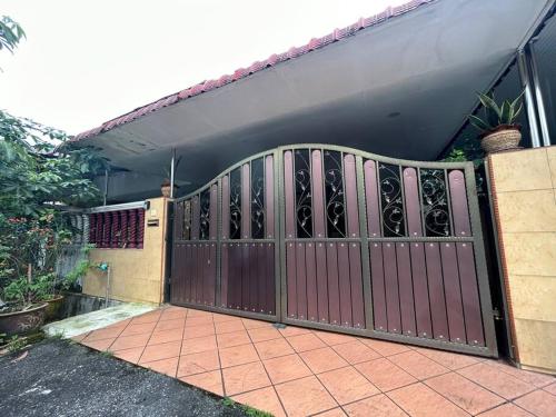 Ipoh Simple Famliy Homestay 3R3B 7-9pax SY24 Ipoh Simple Famliy Homestay 3R3B 7-9pax SY24