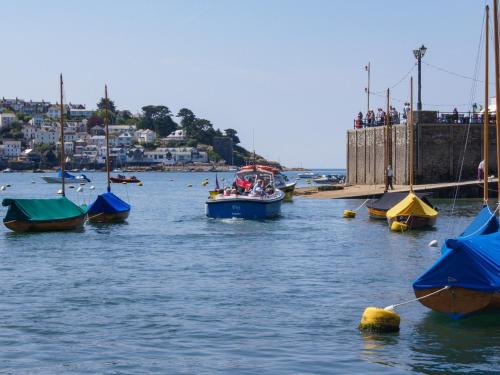 The Shell Seekers Fowey - image 4
