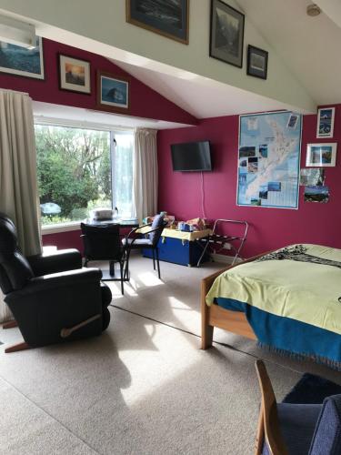 Piringa in Macandrew Bay