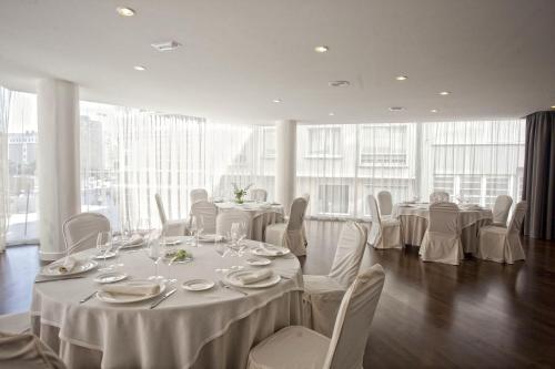 Létesítmények, Hotel Almirante  in Ferrol