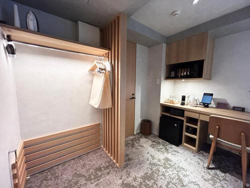 Japanese-Style Room image 8