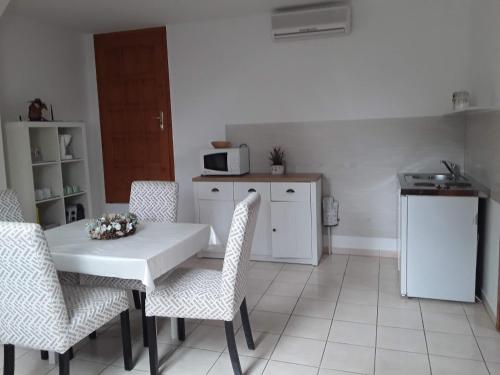 Családi apartman - image 2