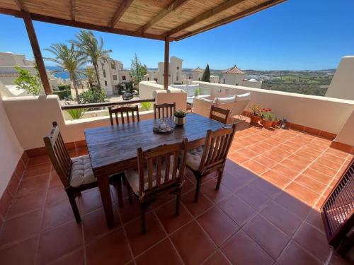 Bahia de Casares Sea view, Pool, 700 m to beach