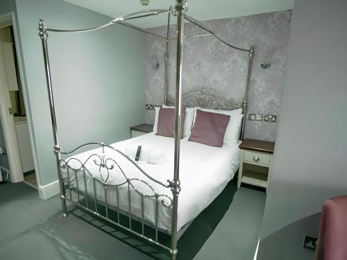 Double Room image 6