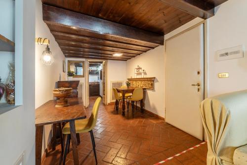 Historical Loft at Campo de Fiori, Rzym (zdjęcie 8)