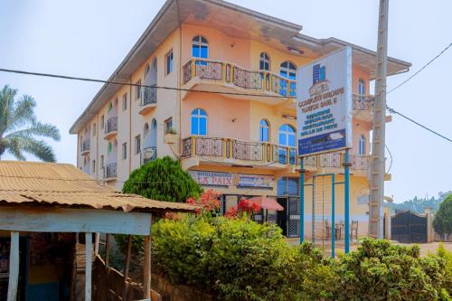 COMPLEXE GROUPE NJAYOU SARL-U (CGN HOTEL) photo 1