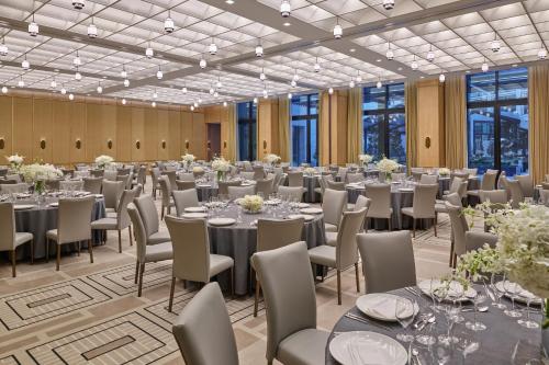 523973080 The Crescent Hotel, Fort Worth