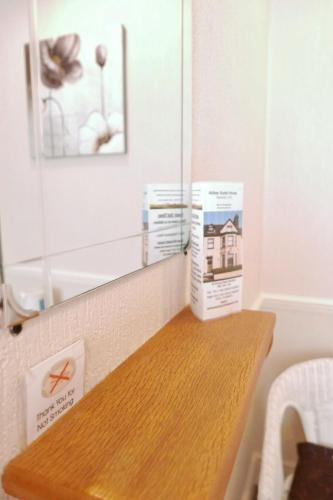 Abbey Guest House - image 10