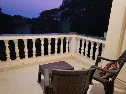 Comfortable 1BHK Resort Aptmt with Pool at Candolim for 4 ppl