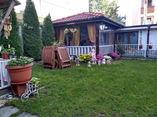 Family Hotel Flora - image 10