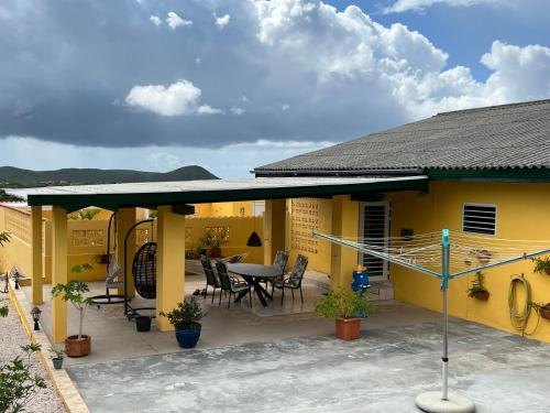 陽台/露台, Traumhaus am Hang mit privatem Pool in 巴貝爾