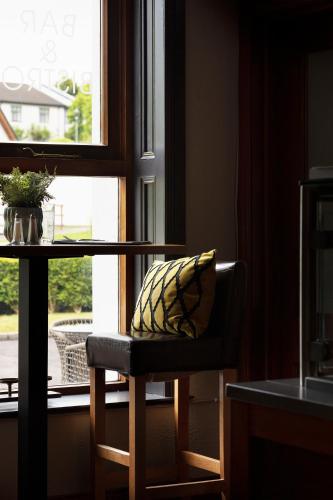 Паб/Коктейль-бар, Brook Lane Hotel in Кенмар