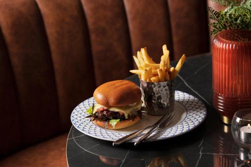 Brook Lane Hotel - image 5