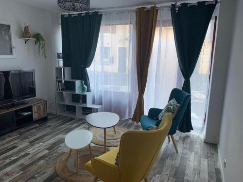 Appartement avec cours - Location saisonnière - Gien