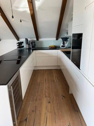 廚房, Juwel am Stadtrand von Wien in 科爾內伯格