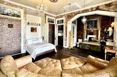 Fleur De Lis Mansion Room Type - Suite with Balcony