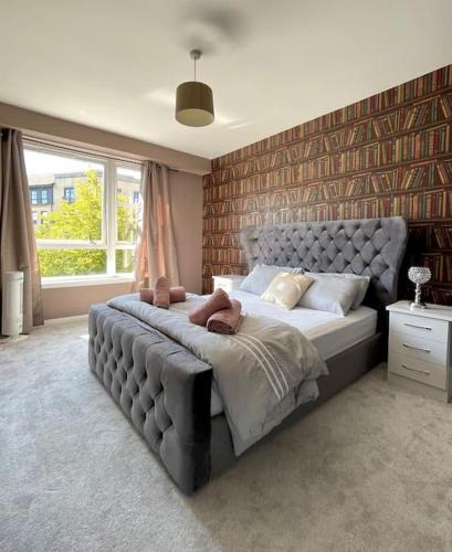 The Naburn - 3 Bed House with Free Parking & Close to City Centre, Glasgow