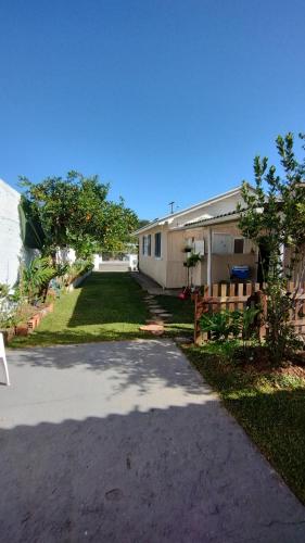 Exterior view, Studio Girassol in Trindade