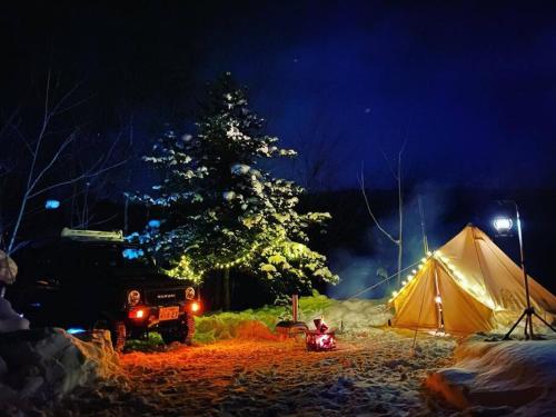 美瑛の静かな森の中のキャンプ場とログハウス。非日常体験、本当の自分を見つけ、自分らしく楽しく生きよう