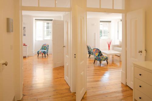 Bright and Spacious Apartment in historic Lisbon neighborhood - TTL269 - image 4
