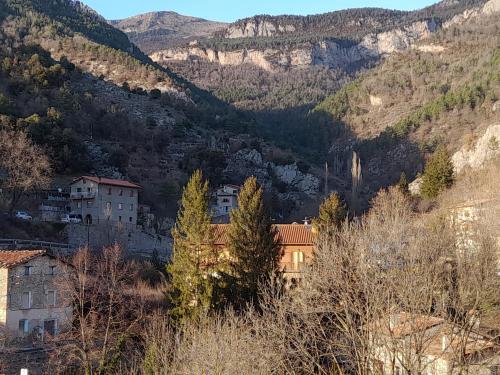 Skats, Cal Abel in Gombreny