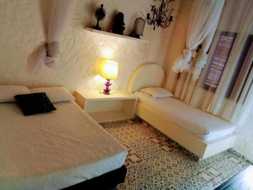 1 double bed, 1 twin bed