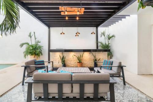 Villa moderna con alberca, gimnasio y cochera in Merida