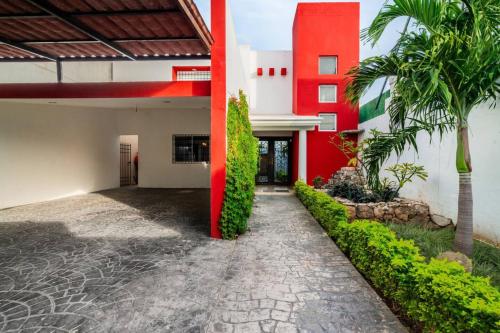 Villa moderna con alberca, gimnasio y cochera in Merida