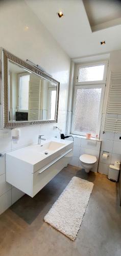 Helles Zimmer mit Kingsize-Bett, Mannheim (fotografie 8)