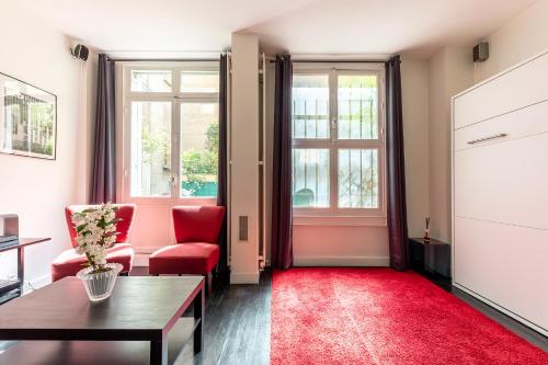 Studio sur les Quais de Seine, Paris