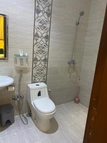 2 bedrooms, 6 beds