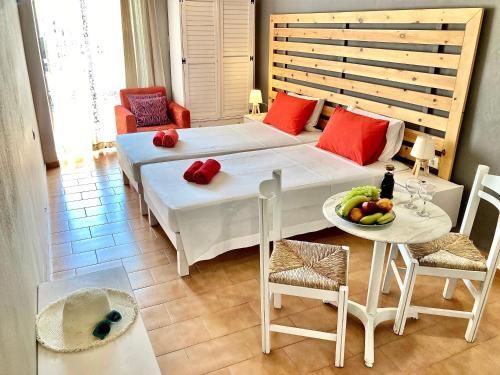 2 twin beds