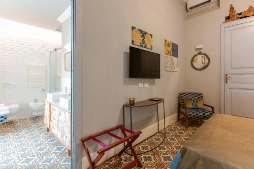 Guest House 73 - image 4