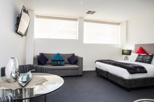 Studio Apartment image 2