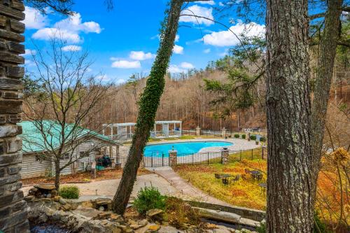 Laughing Bear Cabin 44B in Bryson City, USA