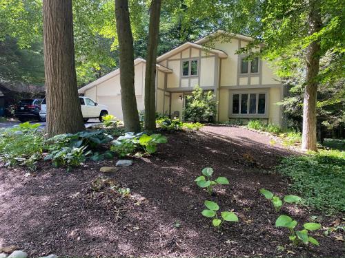 Classic home in the Waukazoo Woods Holland Michigan in Holland, USA