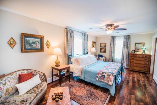 The Claiborne House - image 2